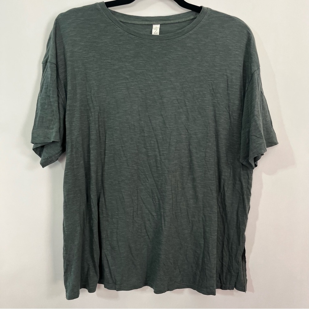 2/$30 Zella Athletic Grey Green T-Shirt oversized sz Small